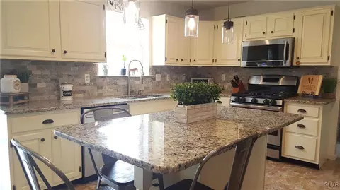 7196 Stack Rd, Macungie, PA 18062 photo 4