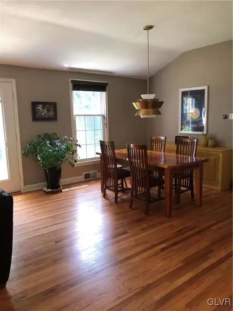 640 E Macada Rd, Bethlehem, PA 18017 photo 8
