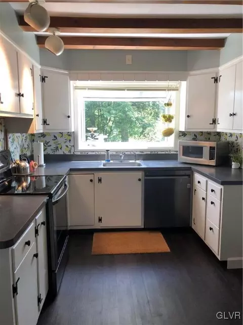 640 E Macada Rd, Bethlehem, PA 18017 photo 10