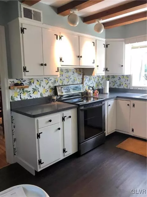 640 E Macada Rd, Bethlehem, PA 18017 photo 9