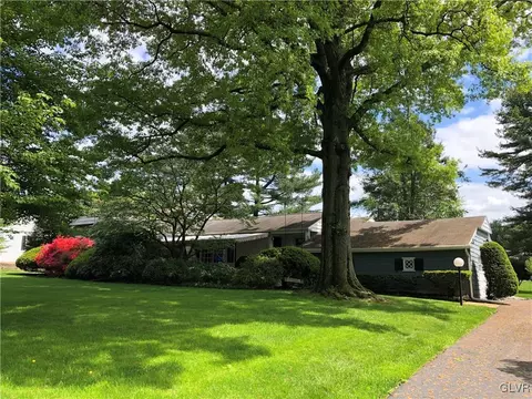 640 E Macada Rd, Bethlehem, PA 18017 photo 1