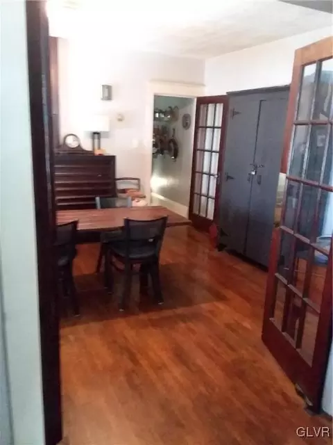 1034 Seneca St, Fountain Hill, PA 18015 photo 5