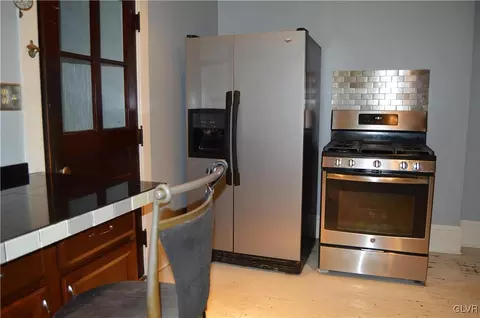 1034 Seneca St, Fountain Hill, PA 18015 photo 9