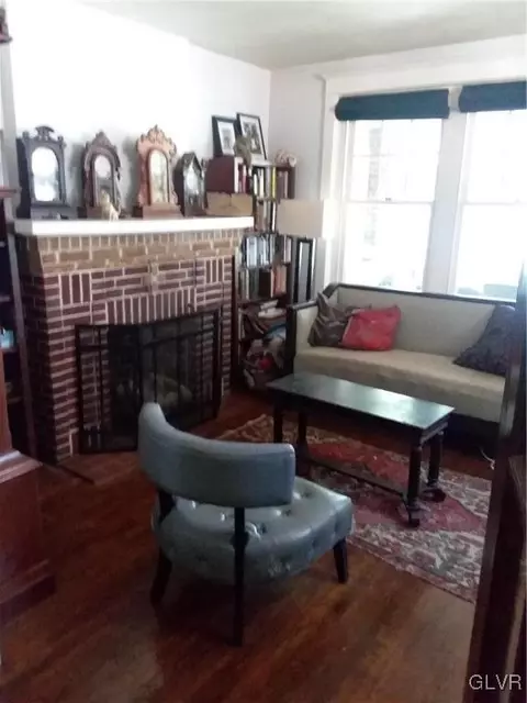 1034 Seneca St, Fountain Hill, PA 18015 photo 4