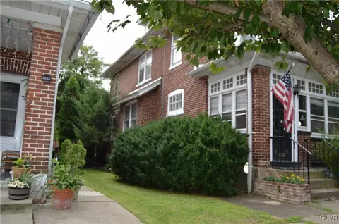1034 Seneca St, Fountain Hill, PA 18015 photo 3