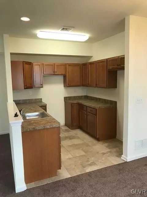 1545 Crest Park Ct, Bethlehem, PA 18015 photo 8