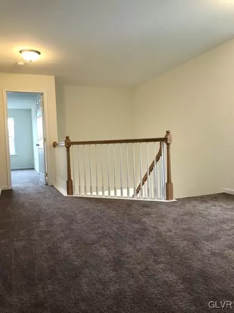 1545 Crest Park Ct, Bethlehem, PA 18015 photo 9