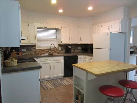 135 E Garrison St, Bethlehem, PA 18018 photo 8