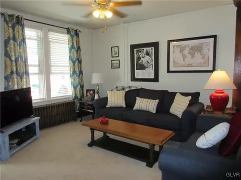 135 E Garrison St, Bethlehem, PA 18018 photo 2
