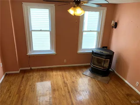 941 E 6th St, Bethlehem, PA 18015 photo 4