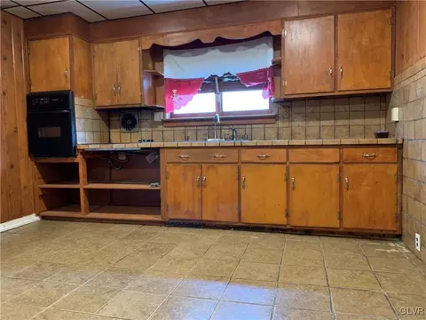 941 E 6th St, Bethlehem, PA 18015 photo 8