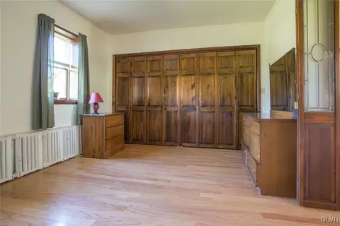 2245 E Scenic Dr, Bath, PA 18014 photo 6