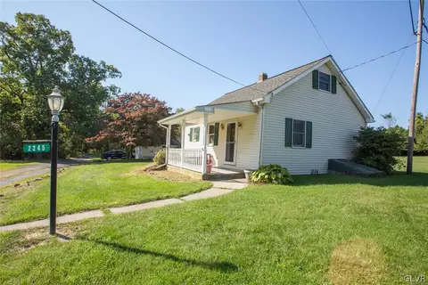 2245 E Scenic Dr, Bath, PA 18014 photo 1