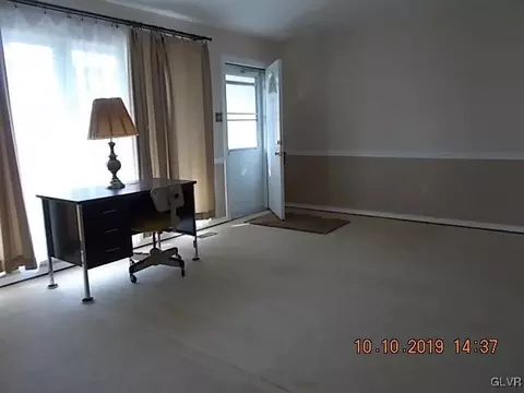 2148 Allwood Dr, Bethlehem, PA 18018 photo 2
