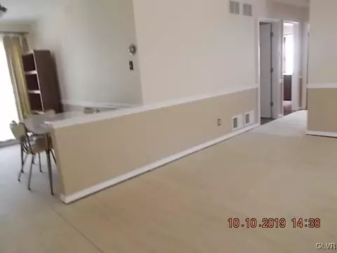 2148 Allwood Dr, Bethlehem, PA 18018 photo 3