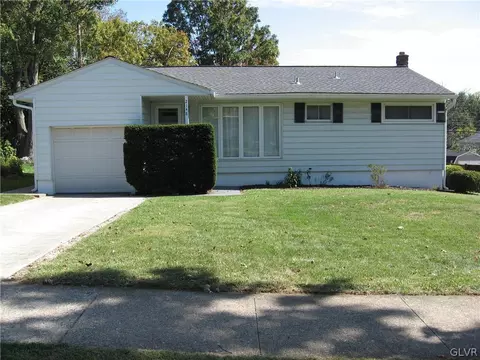 2148 Allwood Dr, Bethlehem, PA 18018 photo 1