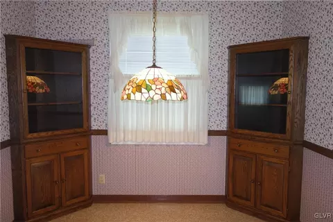 832 Maple Rd, Hellertown, PA 18055 photo 5