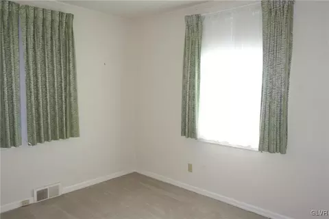 832 Maple Rd, Hellertown, PA 18055 photo 10