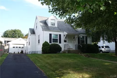 832 Maple Rd, Hellertown, PA 18055 photo 1