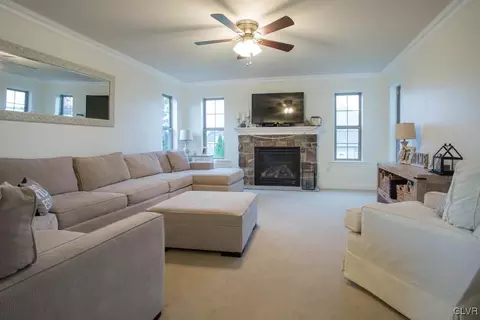 220 E Dell Rd, Bath, PA 18014 photo 6