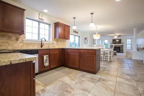 220 E Dell Rd, Bath, PA 18014 photo 10