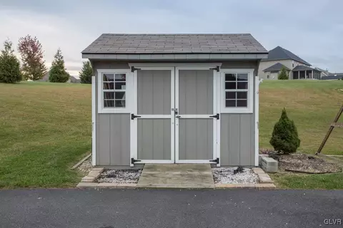 220 E Dell Rd, Bath, PA 18014 photo 26