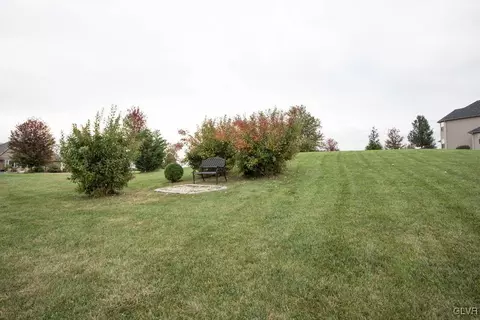 220 E Dell Rd, Bath, PA 18014 photo 25