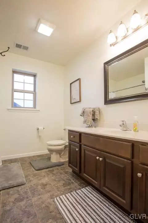 220 E Dell Rd, Bath, PA 18014 photo 17