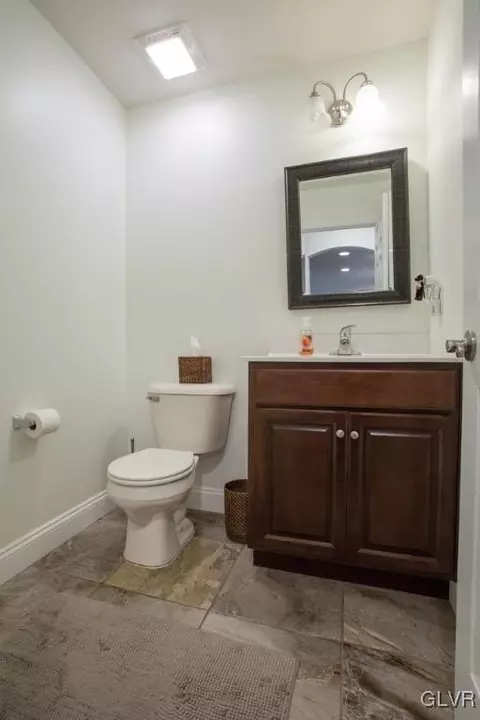 220 E Dell Rd, Bath, PA 18014 photo 11