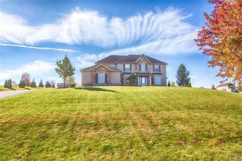 220 E Dell Rd, Bath, PA 18014 photo 1
