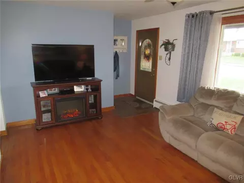 148 S 7th St, Coplay, PA 18037 photo 3
