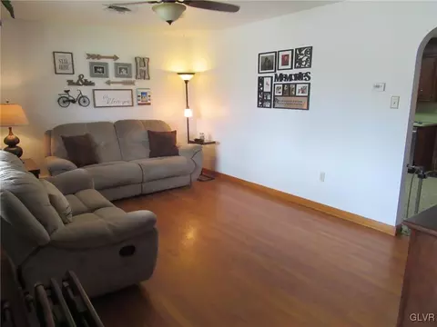148 S 7th St, Coplay, PA 18037 photo 2