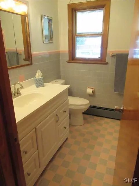 148 S 7th St, Coplay, PA 18037 photo 6