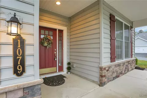 1079 Declaration Dr, Bethlehem, PA 18017 photo 2