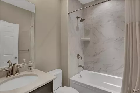 1079 Declaration Dr, Bethlehem, PA 18017 photo 7