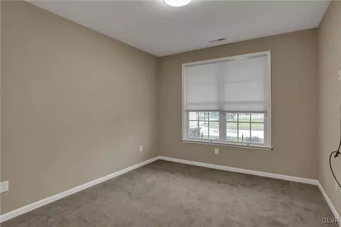 1079 Declaration Dr, Bethlehem, PA 18017 photo 5