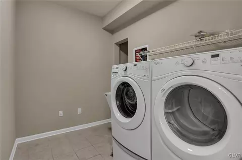 1079 Declaration Dr, Bethlehem, PA 18017 photo 12