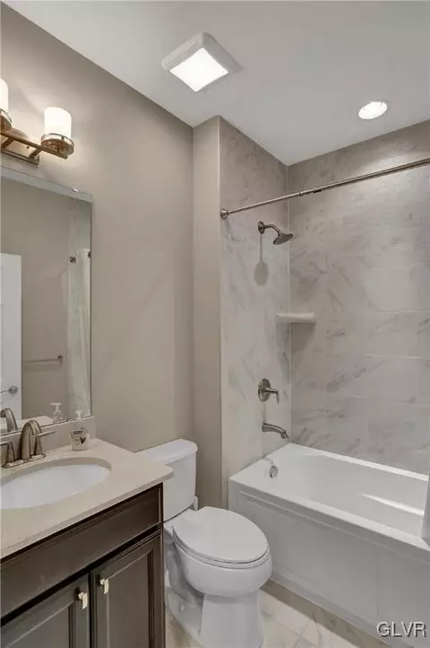 1079 Declaration Dr, Bethlehem, PA 18017 photo 8