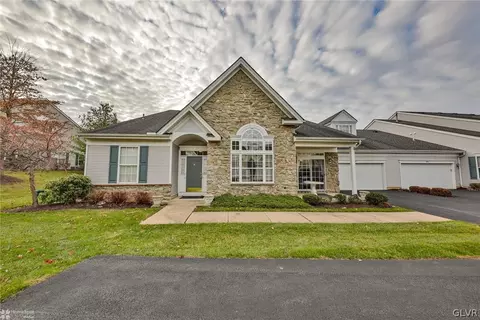 1852 Gregory Pl, Hellertown, PA 18055 photo 1