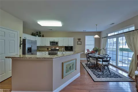 1852 Gregory Pl, Hellertown, PA 18055 photo 7