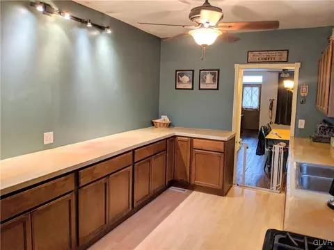 138 E Raspberry St, Bethlehem, PA 18018 photo 9