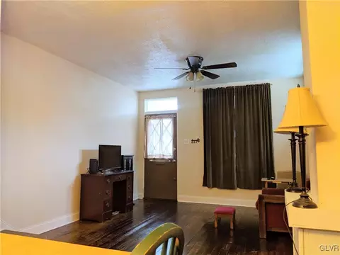 138 E Raspberry St, Bethlehem, PA 18018 photo 3