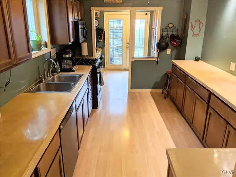 138 E Raspberry St, Bethlehem, PA 18018 photo 7