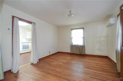 1233 E 4th St, Bethlehem, PA 18015 photo 7