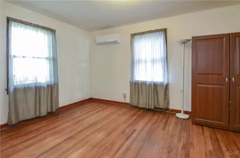 1233 E 4th St, Bethlehem, PA 18015 photo 6