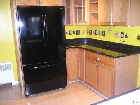 923 Evergreen St, Emmaus, PA 18049 photo 10