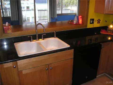 923 Evergreen St, Emmaus, PA 18049 photo 9