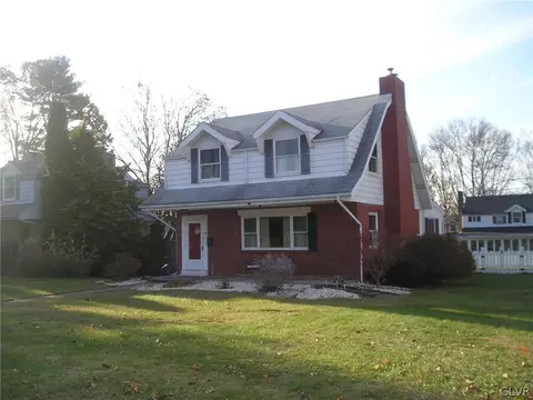 923 Evergreen St, Emmaus, PA 18049 photo 1