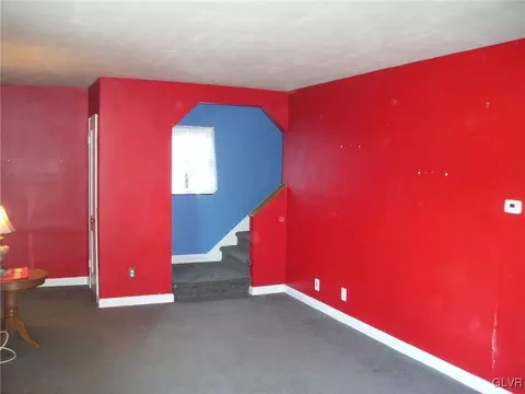 923 Evergreen St, Emmaus, PA 18049 photo 7