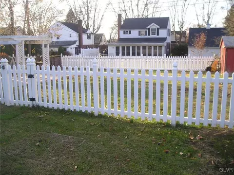 923 Evergreen St, Emmaus, PA 18049 photo 39